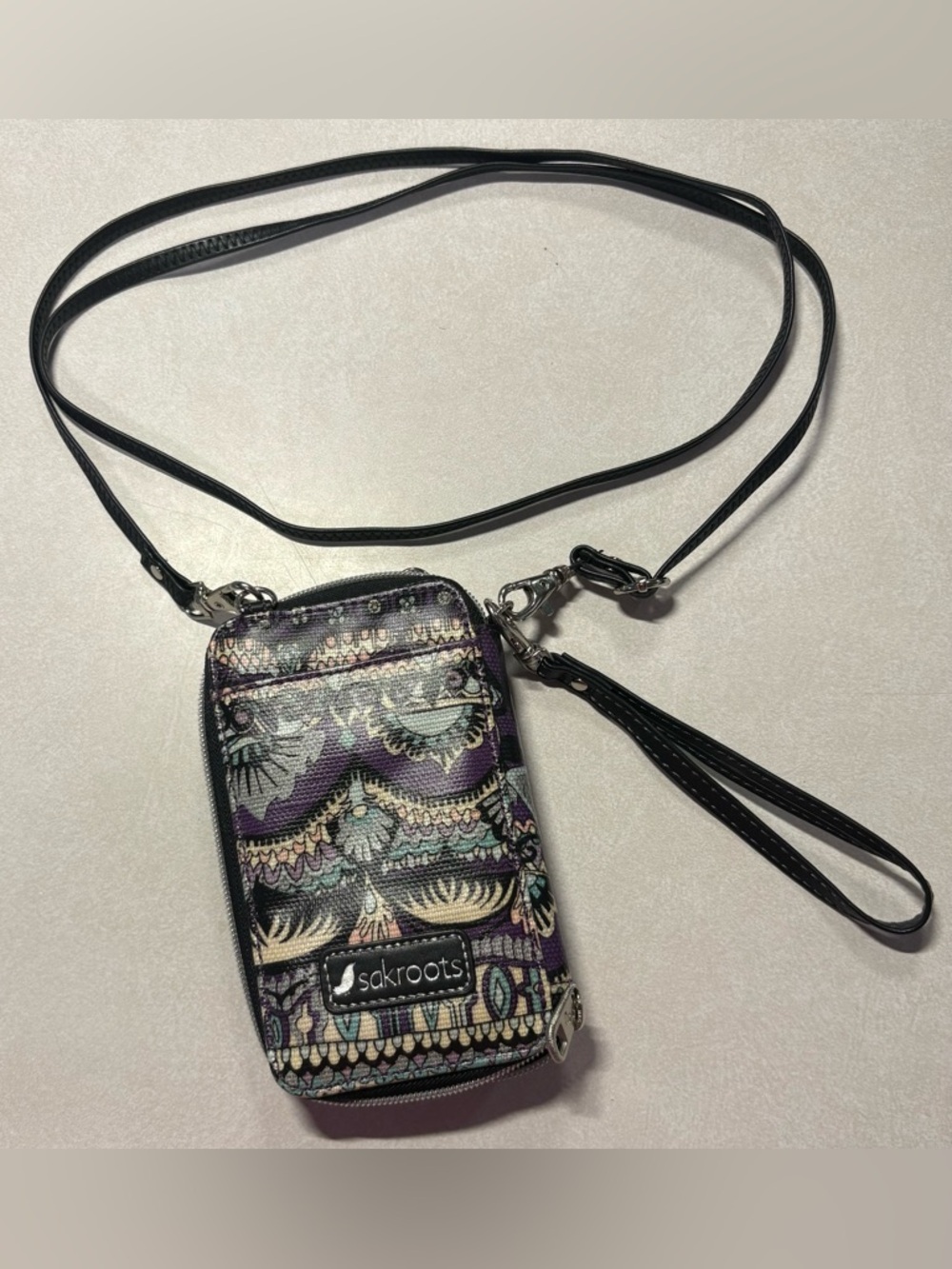 Sakroots Artist Circle Coated Canvas Wallet - Crossbody or Wristlet - Picture 2 of 5